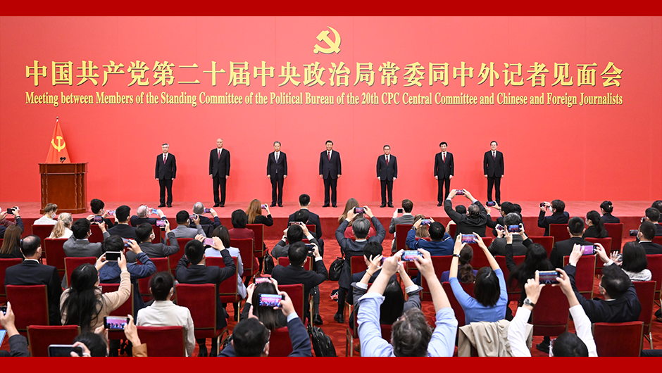 发布会现场的英语实战：当同声传译遇上科技大佬的冷笑话
